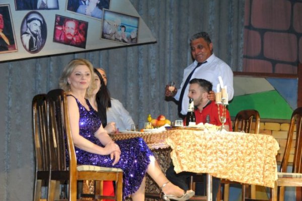 Sumqayıt Dövlət Dram Teatrı Bakıda Aktyor evində çıxış edib- FOTOLAR