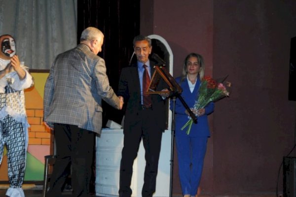 Sumqayıt Dövlət Dram Teatrı Bakıda Aktyor evində çıxış edib- FOTOLAR