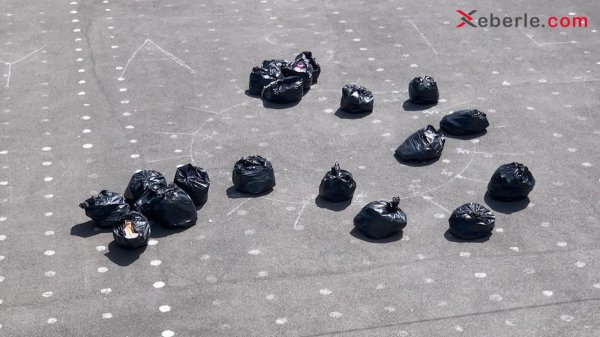 Sumqayıtda şagirdlər kitablarla məktəb qarşısına toplaşdılar (VİDEO +FOTO)