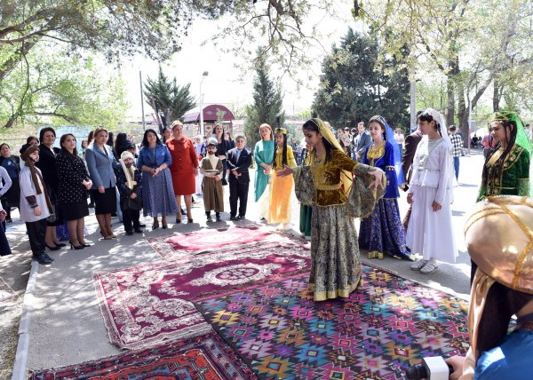 Sumqayıtda “Kitabdan-səhnəyə” adlı ədəbi-bədii tədbir keçirilib - FOTOLAR