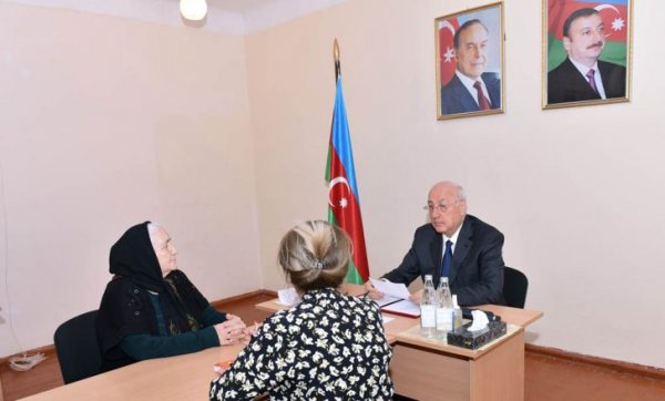 Zakir Fərəcov sakinləri dinlədi – FOTO