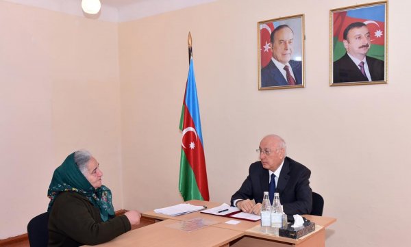 Zakir Fərəcov sakinləri dinlədi – FOTO
