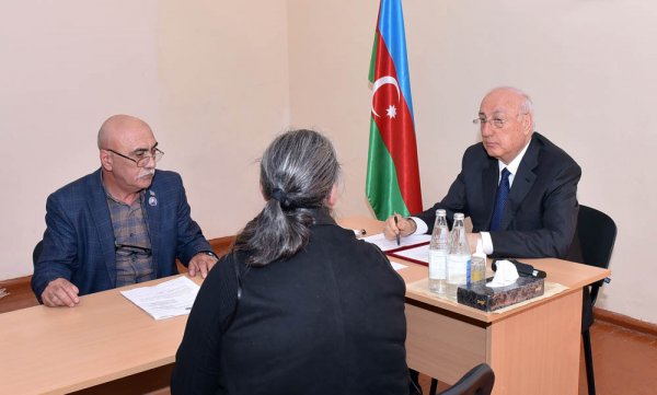 Zakir Fərəcov sakinləri dinlədi – FOTO