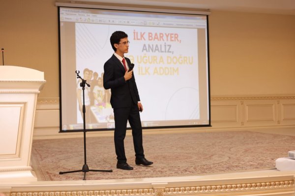Sumqayıt təhsil ictimaiyyətinin iştirakıyla "Gənclər Gələcəkdir" tədbiri keçirilib (FOTO)