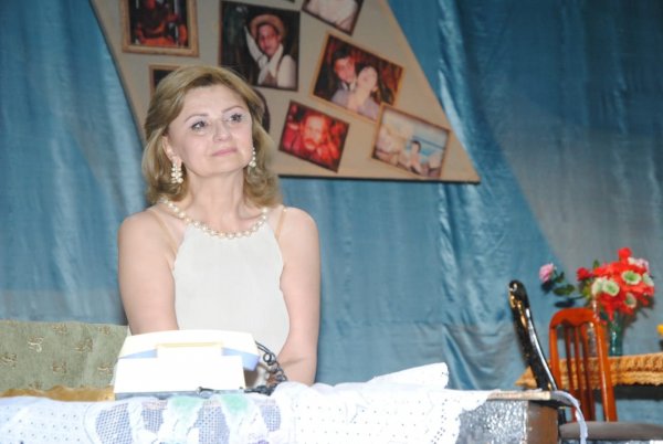 Sumqayıt teatrı tamaşaçılarını heyrətləndirdi (FOTOLAR)
