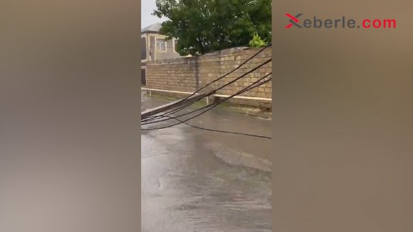 Sumqayıtda külək və yağışın fəsadları: Yazda payıza hazır olmayan sakinlər (FOTO + VİDEO)