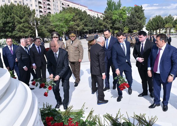 Sumqayıtda Ümummilli Lideri Heydər Əliyevin xatirəsi anıldı – FOTOLAR