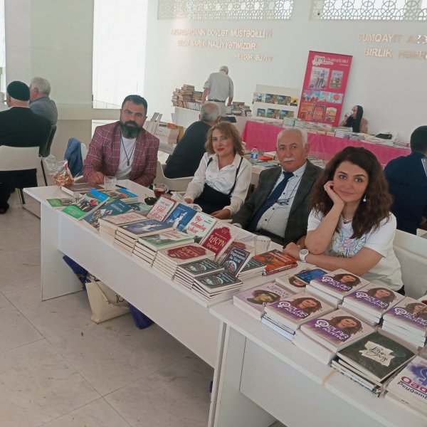 Sumqayıtda kitab sərgisinin sonuncu günüdür (FOTOLAR)