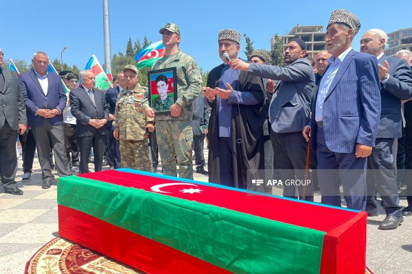 Birinci Qarabağ müharibəsində itkin düşmüş, 30 il sonra kimliyi müəyyən edilən şəhidin qalıqları Sumqayıtda dəfn olunub - FOTO