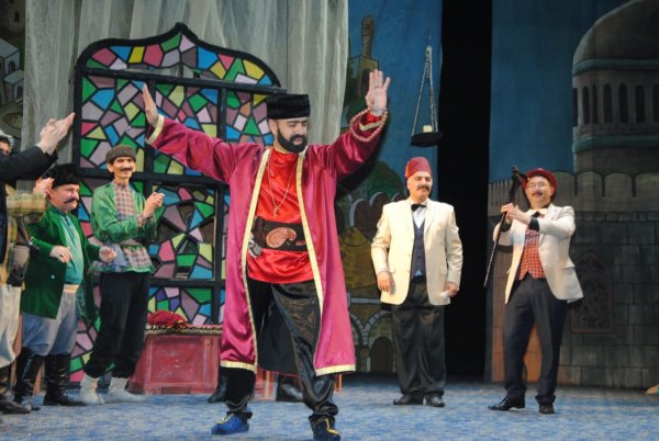 Sumqayıt teatrında mərhum rejissorun xatirəsi anıldı (FOTOLAR)