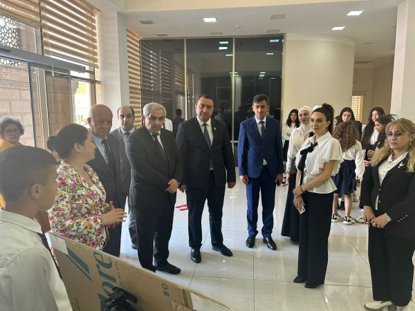 "Yaşıl dünya naminə həmrəylik ili" və Ümummilli Lider Heydər Əliyevin anadan olmasının 101 illiyinə həsr olunmuş hesabat konserti keçirilib - FOTOLAR