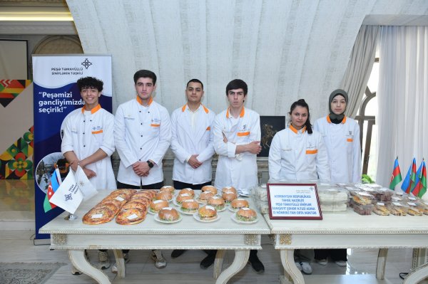 Sumqayıtda peşə təmayüllü siniflərın yaradıcılıq festivalı