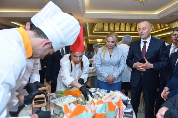 Sumqayıtda peşə təmayüllü siniflərın yaradıcılıq festivalı