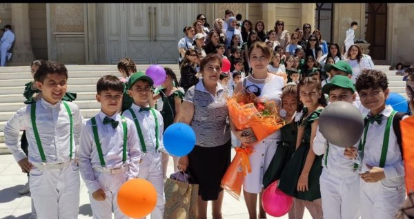 Sumqayıt liseyinin "Dərya yaradan damlalar"ı