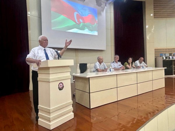 Dövlət Sərhəd Xidməti Akademiyasında “Rəngin poetikası, şeriyyatın rəngi” adlı sərgi-tədbir keçirilib - FOTOLAR