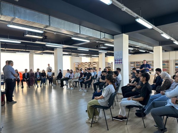 Peşə Təhsil Mərkəzində “İnformasiya Kommunikasiya Texnologiyaları”  seminarı keçirilib