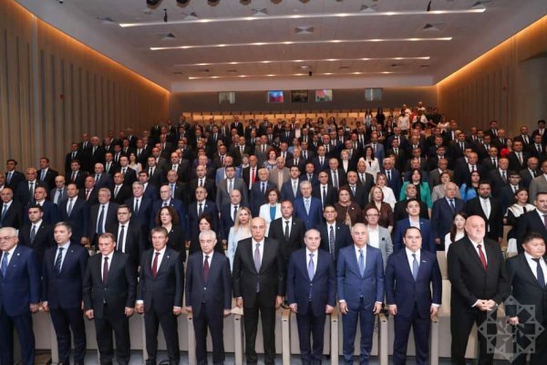 Müşfiq Məmmədli və YAP Sumqayıt təşkilatının sədri Şuşada keçirilən beynəlxalq konfransda - FOTOLAR