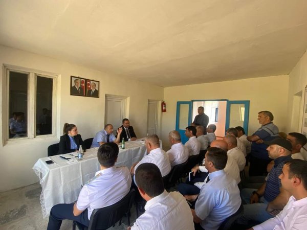 Deputat Xızıda seçicilərin problemlərini dinlədi -FOTOLAR