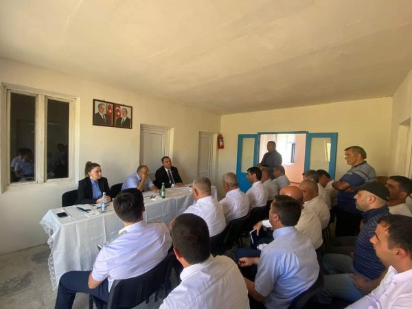 Deputat Xızıda seçicilərin problemlərini dinlədi -FOTOLAR