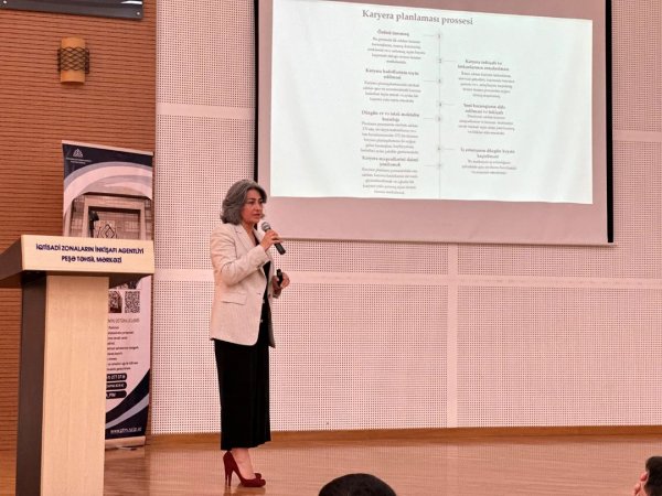 Peşə Təhsil Mərkəzində “Karyera planlaması və inkişafı” üzrə seminar keçirilib - FOTOLAR 