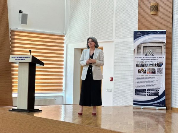 Peşə Təhsil Mərkəzində “Karyera planlaması və inkişafı” üzrə seminar keçirilib - FOTOLAR 