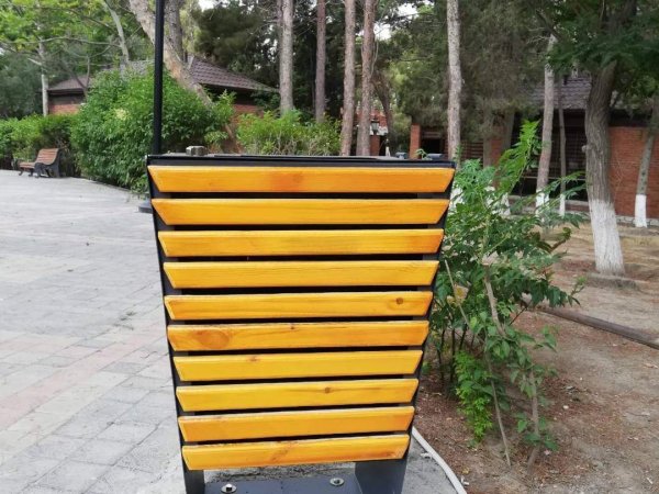 Sumqayıt küçələrinə tullantı qabları qoyulur (FOTOLAR)
