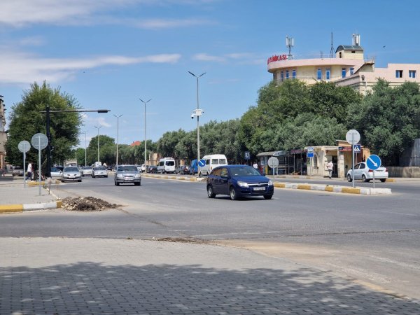 Sumqayıtın bu ərazisində yeni işıqforlar quraşdırıldı, piyada keçidləri rəngləndi (FOTO)