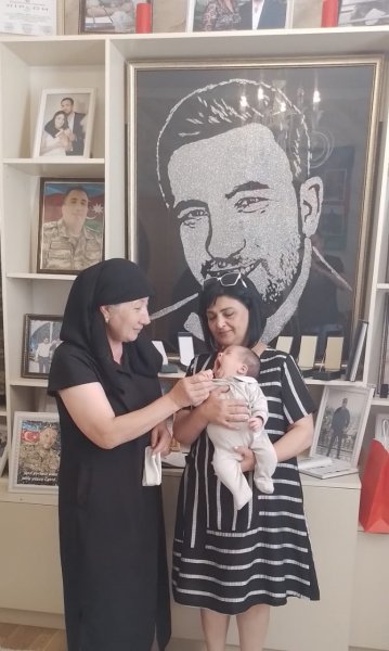 Şəhid ailəsində körpə qığıltısı: Dünyamıza xoş gəldin Cavidan Paşa! (FOTOLAR) Şəhid ailəsində körpə qığıltısı: Dünyamıza xoş gəldin Cavidan Paşa! (FOTOLAR)