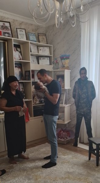 Şəhid ailəsində körpə qığıltısı: Dünyamıza xoş gəldin Cavidan Paşa! (FOTOLAR) Şəhid ailəsində körpə qığıltısı: Dünyamıza xoş gəldin Cavidan Paşa! (FOTOLAR)