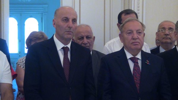 Sumqayıtda “44 gün Vətən müharibəsi, Hulusi Kılıç informasiya cəbhəsində” kitabının təqdimatı keçirilib - FOTOLAR