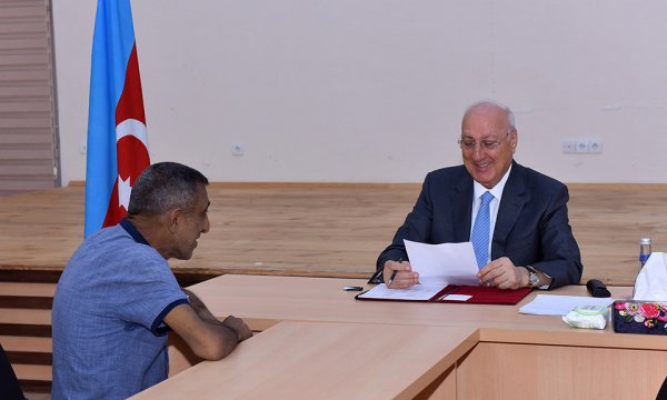 Zakir Fərəcov 4-cü mikrorayon ərazisində qəbul keçirdi – FOTOLAR