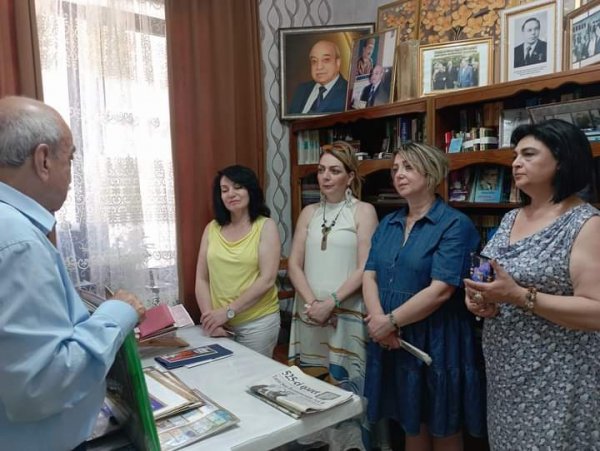 Bir qrup ziyalı xanım polkovnik Həmid Cəfərovu ziyarət etdi... -FOTOLAR Bir qrup ziyalı xanım polkovnik Həmid Cəfərovu ziyarət etdi... -FOTOLAR