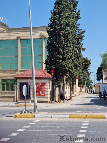 Sumqayıtda yeni quraşdırılan işıqforlar təhlükə saçır (FOTOLAR) Sumqayıtda yeni quraşdırılan işıqforlar təhlükə saçır (FOTOLAR)