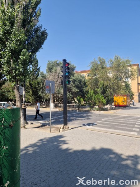 Sumqayıtda yeni quraşdırılan işıqforlar təhlükə saçır (FOTOLAR) Sumqayıtda yeni quraşdırılan işıqforlar təhlükə saçır (FOTOLAR)