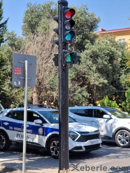 Sumqayıtda yeni quraşdırılan işıqforlar təhlükə saçır (FOTOLAR) Sumqayıtda yeni quraşdırılan işıqforlar təhlükə saçır (FOTOLAR)