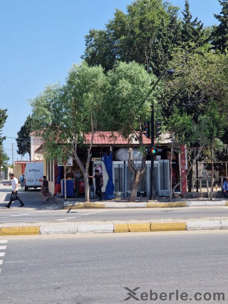 Sumqayıtda yeni quraşdırılan işıqforlar təhlükə saçır (FOTOLAR) Sumqayıtda yeni quraşdırılan işıqforlar təhlükə saçır (FOTOLAR)