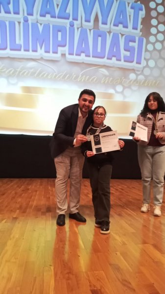 Sumqayıtın bir ildə 7 medal alan şagirdi ilə müsahibə (FOTOLAR) Sumqayıtın bir ildə 7 medal alan şagirdi ilə müsahibə (FOTOLAR)