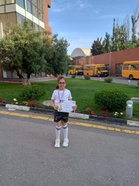 Sumqayıtın bir ildə 7 medal alan şagirdi ilə müsahibə (FOTOLAR) Sumqayıtın bir ildə 7 medal alan şagirdi ilə müsahibə (FOTOLAR)