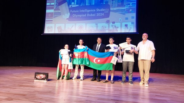 Sumqayıtın bir ildə 7 medal alan şagirdi ilə müsahibə (FOTOLAR) Sumqayıtın bir ildə 7 medal alan şagirdi ilə müsahibə (FOTOLAR)