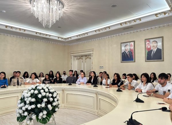 Sumqayıtda “İfadə azadlığının sərhədləri” mövzusunda gənclər üçün hüquqi maarifləndirmə sessiyası keçirilib -FOTO Sumqayıtda “İfadə azadlığının sərhədləri” mövzusunda gənclər üçün hüquqi maarifləndirmə sessiyası keçirilib -FOTO