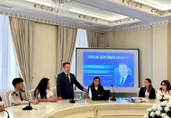 Sumqayıtda “İfadə azadlığının sərhədləri” mövzusunda gənclər üçün hüquqi maarifləndirmə sessiyası keçirilib -FOTO Sumqayıtda “İfadə azadlığının sərhədləri” mövzusunda gənclər üçün hüquqi maarifləndirmə sessiyası keçirilib -FOTO