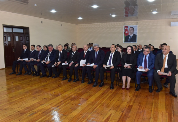 Zakir Fərəcov səyyar qəbul keçirdi - FOTOLAR Zakir Fərəcov səyyar qəbul keçirdi - FOTOLAR