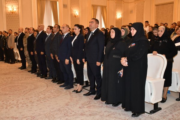"Azərbaycan Vətənpərvərlər” İctimai Birliyinin təşkilatçılığı ilə Sumqayıtda “Şərəfi Sədaqət olanlar” adlı tədbir keçirilib - FOTOLAR
