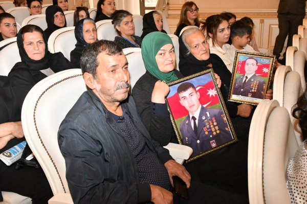 "Azərbaycan Vətənpərvərlər” İctimai Birliyinin təşkilatçılığı ilə Sumqayıtda “Şərəfi Sədaqət olanlar” adlı tədbir keçirilib - FOTOLAR