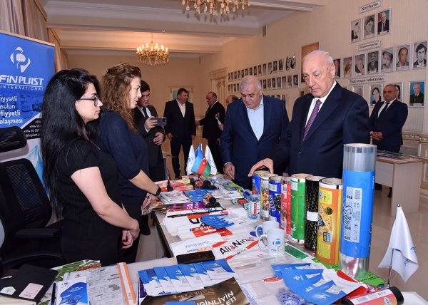 Sumqayıtın 75 illik yubileyinə həsr olunmuş sənaye sərgisi keçirilib Sumqayıtın 75 illik yubileyinə həsr olunmuş sənaye sərgisi keçirilib