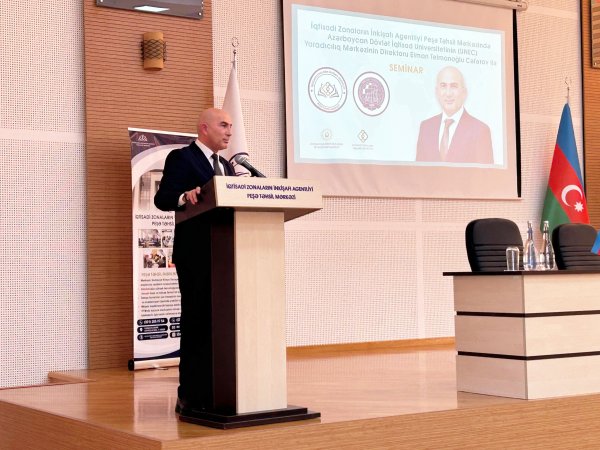 Peşə Təhsil Mərkəzində UNEC yaradıcılıq mərkəzinin rəhbəri Elman Cəfərov ilə görüş keçirilib - FOTOLAR