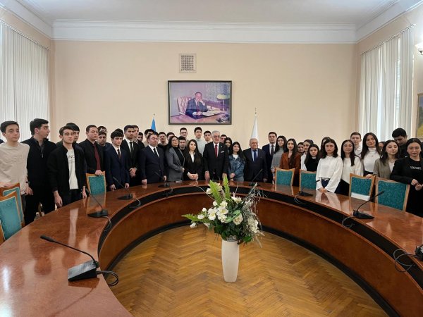 Sumqayıtın deputatı Şamil Ayrımla DİA-da görüşüblər (FOTOLAR)
