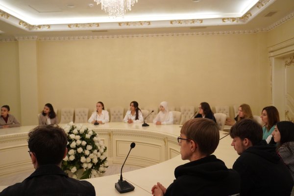 “Gənclər və İqlim Qanunvericiliyi” layihəsi çərçivəsində dəyirmi masa təşkil edilib - FOTOLAR