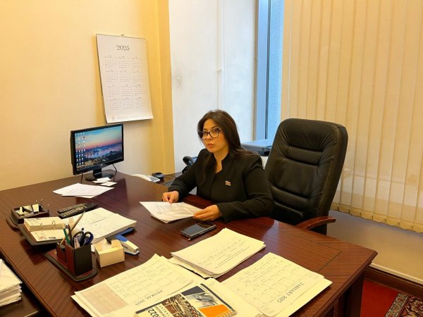 Səbinə Salmanova növbəti vətəndaş qəbulunu keçirib Səbinə Salmanova növbəti vətəndaş qəbulunu keçirib