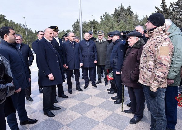 Sumqayıtda Xocalı soyqırımı qurbanlarının xatirəsi anılıb - FOTO Sumqayıtda Xocalı soyqırımı qurbanlarının xatirəsi anılıb - FOTO